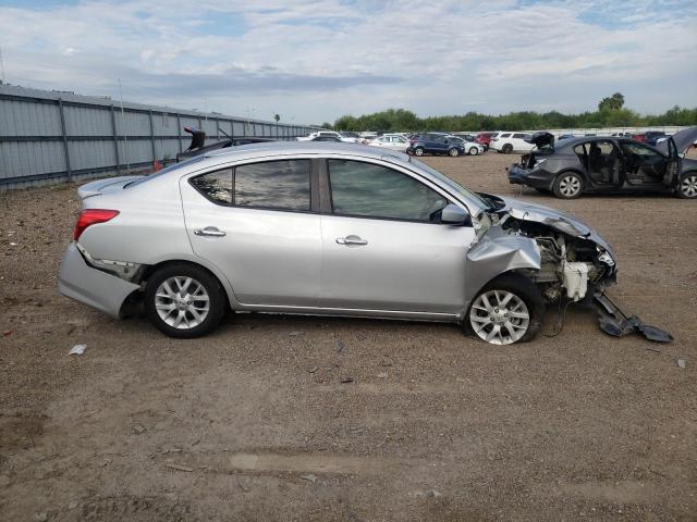 3N1CN7AP5JL887766 - 2018 NISSAN VERSA SILVER photo 9