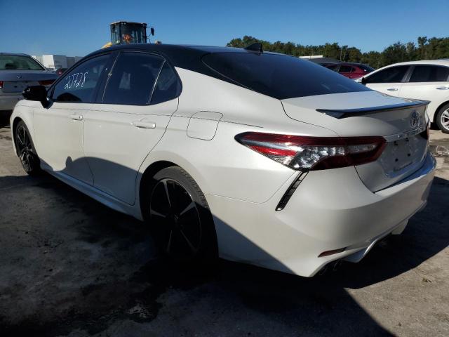 4T1BZ1HKXKU023173 - 2019 TOYOTA CAMRY XSE WHITE photo 3