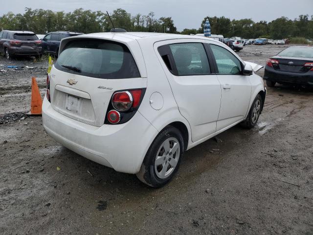 1G1JA6SH0F4170568 - 2015 CHEVROLET SONIC LS WHITE photo 4