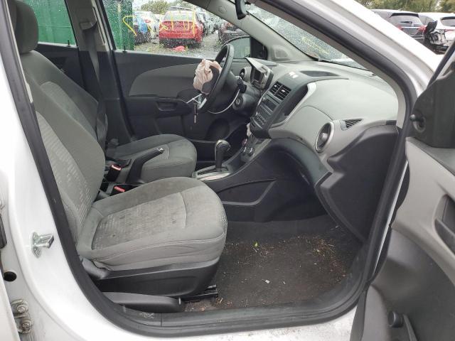 1G1JA6SH0F4170568 - 2015 CHEVROLET SONIC LS WHITE photo 5