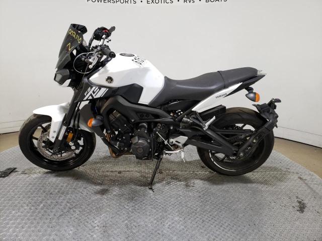 JYARN53E6HA002110 - 2017 YAMAHA FZ09 WHITE photo 3