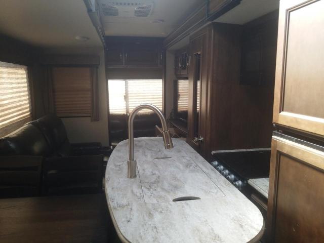 573TR3827K3320050 - 2019 OTHER CAMPER CREAM photo 6