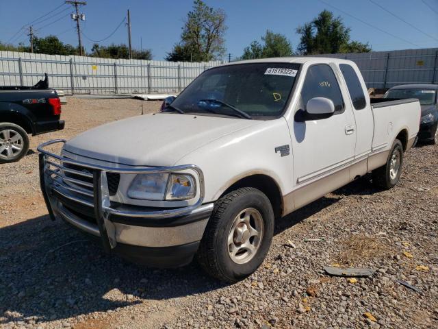 1FTDX1766WKA05455 - 1998 FORD F150 WHITE photo 2