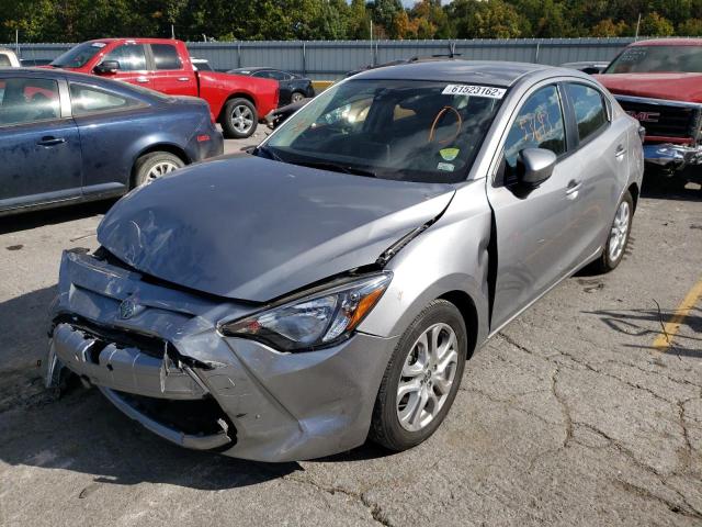 3MYDLBZV1GY117090 - 2016 TOYOTA SCION IA GRAY photo 2