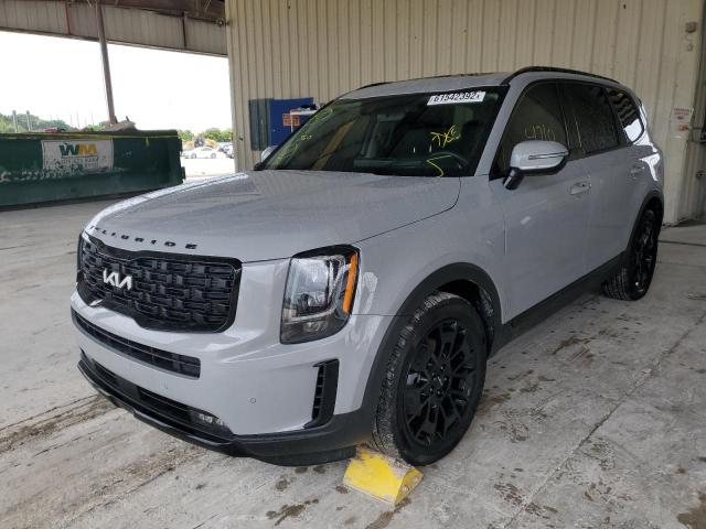 5XYP5DHC3NG284585 - 2022 KIA TELLURIDE GRAY photo 2