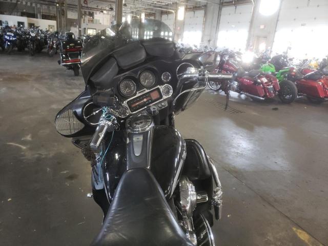 1HD1FCW193Y627837 - 2003 HARLEY-DAVIDSON FLHTCUI 黑色 照片 5