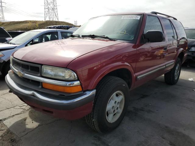 1GNDT13WX1K230818 - 2001 CHEVROLET BLAZER RED photo 2