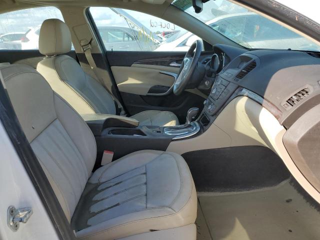 W04GR5EC6B1015596 - 2011 BUICK REGAL CXL WHITE photo 5