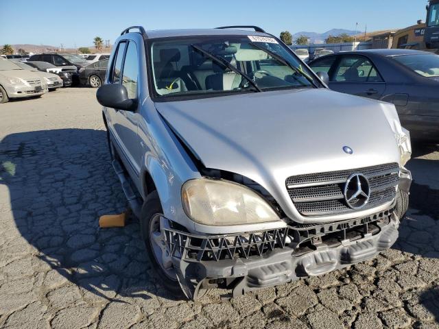 4JGAB54E3XA051526 - 1999 MERCEDES-BENZ ML 320 SILVER photo 1