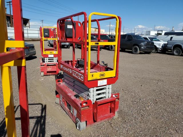 16912190 - 2021 MEC LIFT RED photo 3