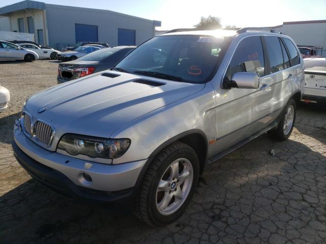 5UXFB33572LH30116 - 2002 BMW X5 4.4I SILVER photo 2