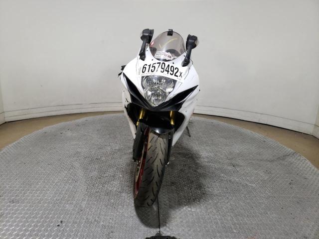 JS1GR7MA9H2100513 - 2017 SUZUKI GSX-R750 WHITE photo 2