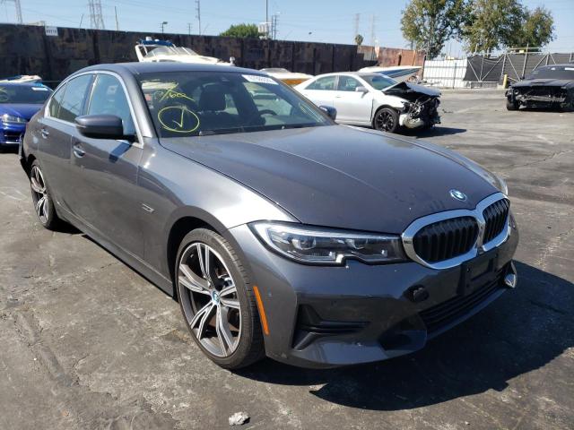 3MW5P7J01N8C36580 - 2022 BMW 330E Մոխրագույն լուսանկար 1