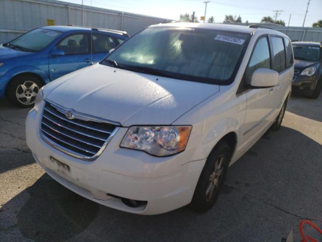 2A4RR5D12AR432815 - 2010 CHRYSLER TOWN & COU WHITE photo 2