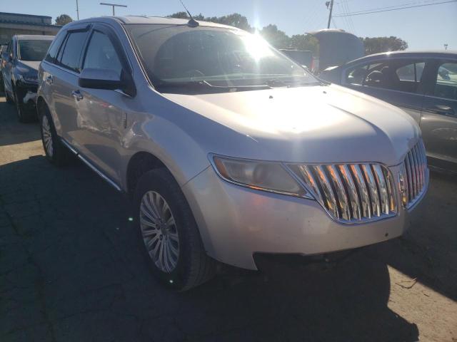 2LMDJ6JK1BBJ28895 - 2011 LINCOLN MKX SILVER photo 1