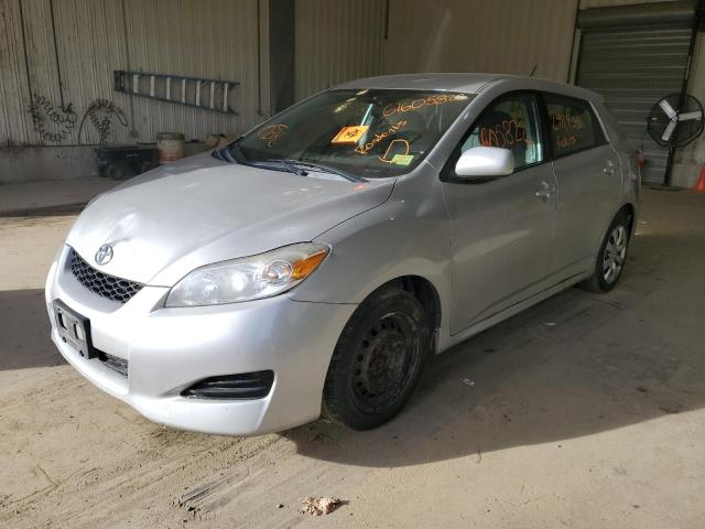 2T1KU4EE2AC200877 - 2010 TOYOTA MATRIX SILVER photo 2