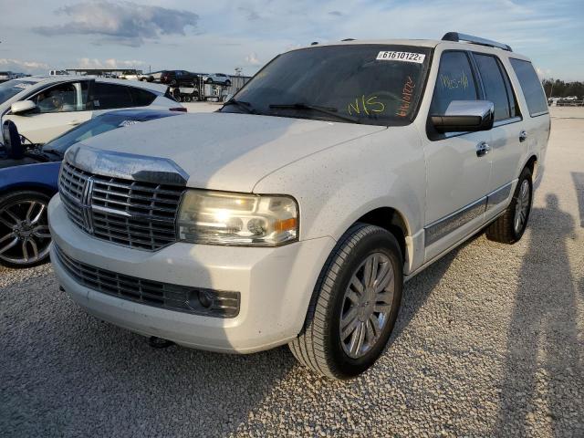 5LMFU27537LJ17407 - 2007 LINCOLN NAVIGATOR WHITE photo 2