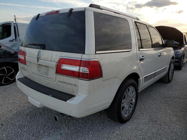 5LMFU27537LJ17407 - 2007 LINCOLN NAVIGATOR WHITE photo 4