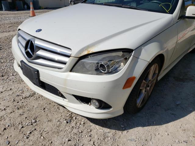 WDDGF8BB4AR105640 - 2010 MERCEDES-BENZ 300-CLASS WHITE photo 9