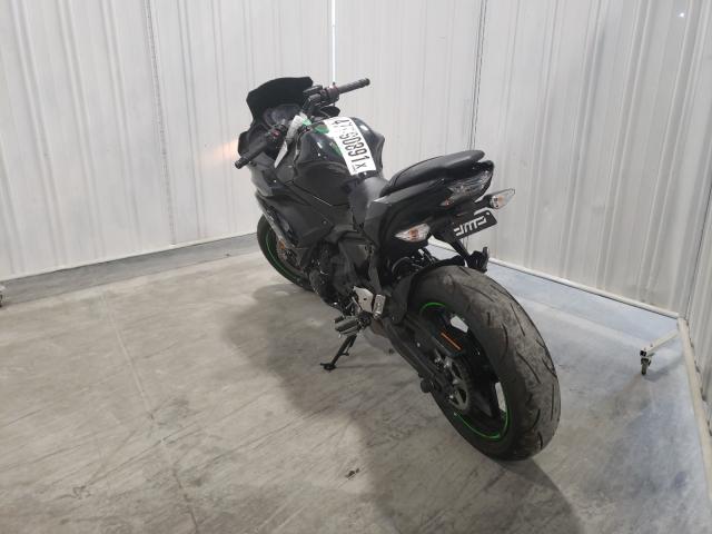 JKAEXEJ16KDA04097 - 2019 KAWASAKI EX650 J შავი ფოტო 3