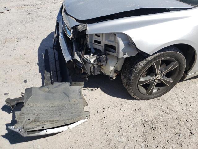 1G1ZC5EU4BF349467 - 2011 CHEVROLET MALIBU 1LT ვერცხლისფერი ფოტო 9