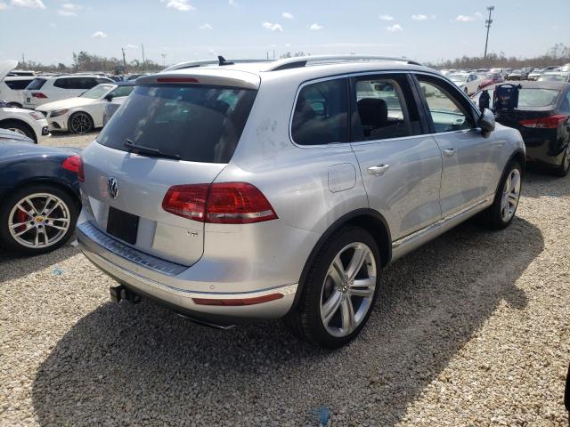 WVGGF7BP9HD002829 - 2017 VOLKSWAGEN TOUAREG EX ვერცხლისფერი ფოტო 4