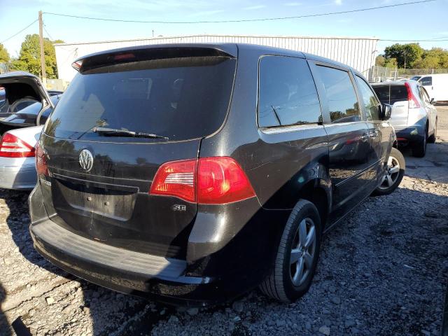 2V4RW3D1XAR259036 - 2010 VOLKSWAGEN ROUTAN SE BLACK photo 4