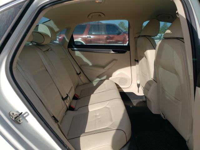 1VWDT7A39HC071795 - 2017 VOLKSWAGEN PASSAT R-L WHITE photo 6