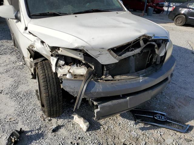 KNDJD733265514175 - 2006 KIA SORENTO WHITE photo 9