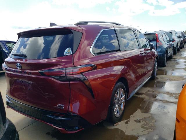 5TDXSKFCXMS039431 - 2021 TOYOTA SIENNA XSE BURGUNDY photo 4