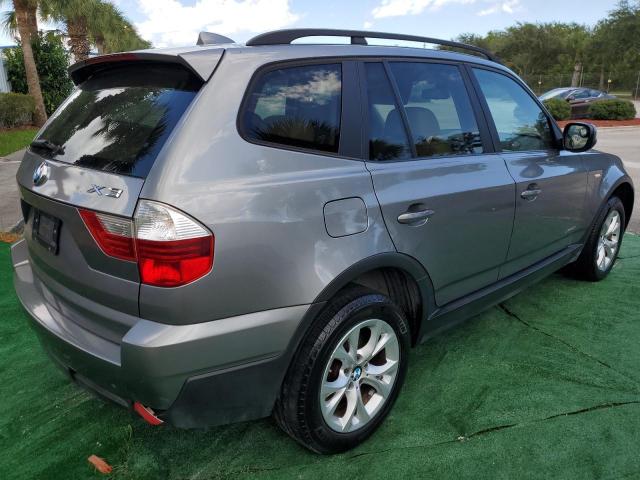 WBXPC9C45AWJ37090 - 2010 BMW X3 XDRIVE3 GRAY photo 4