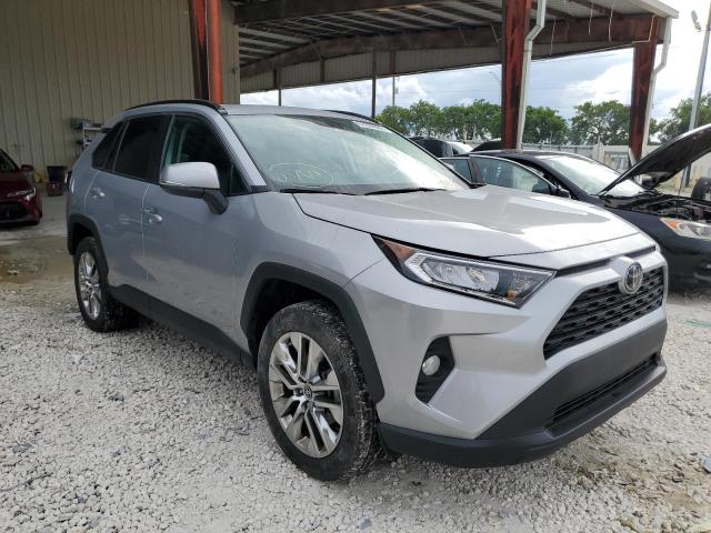 2T3C1RFV5MW154724 - 2021 TOYOTA RAV4 XLE P SILVER photo 1