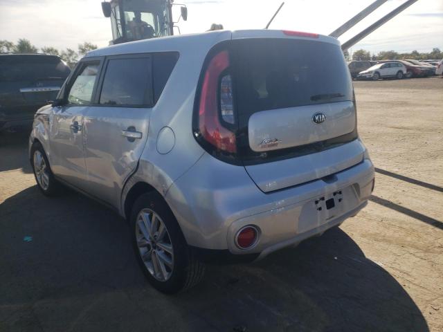 KNDJP3A59K7017384 - 2019 KIA SOUL + GRAY photo 3