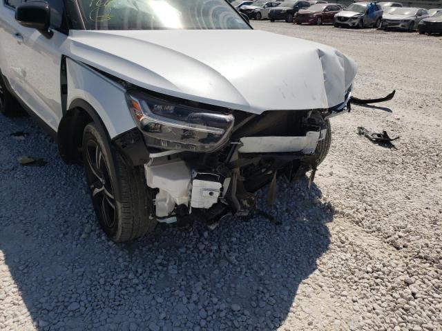 YV4162UM5L2198186 - 2020 VOLVO XC40 T5 R- WHITE photo 9