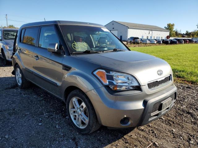 KNDJT2A2XB7259905 - 2011 KIA SOUL GRAY photo 1