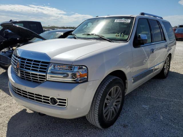 5LMJJ2J55BEJ08460 - 2011 LINCOLN NAVIGATOR 白色 照片 2