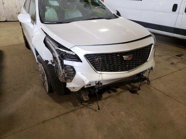 1GYFZER40KF211955 - 2019 CADILLAC XT4 SPORT WHITE photo 9