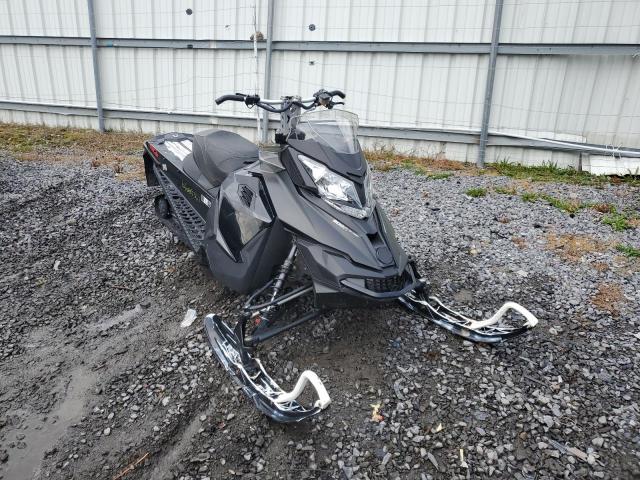 2BPSUWEA3EV000077 - 2014 SKI DOO RENEGADE BLACK photo 1