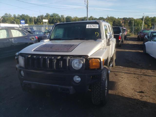 5GTDN13E378103109 - 2007 HUMMER H3 SILVER photo 2