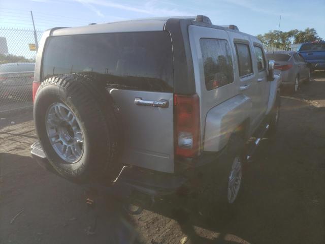 5GTDN13E378103109 - 2007 HUMMER H3 SILVER photo 4