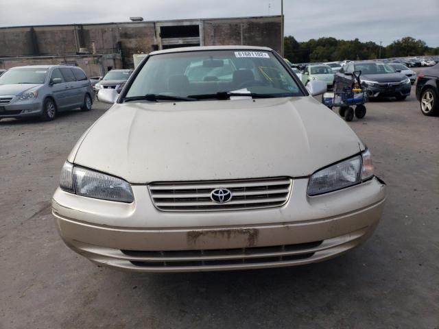 JT2BF22K4W0111086 - 1998 TOYOTA CAMRY CE TAN photo 9