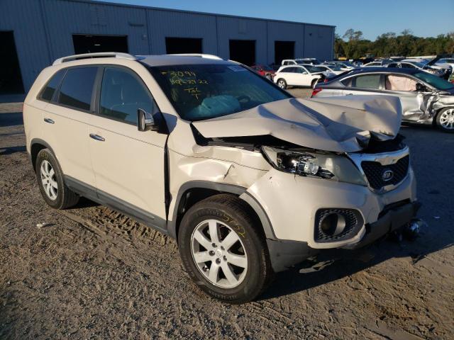 5XYKT3A13BG051577 - 2011 KIA SORENTO CREAM photo 1