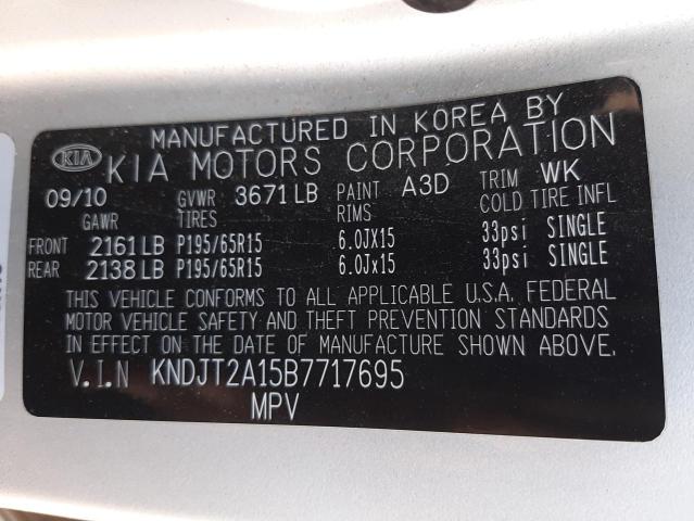 KNDJT2A15B7717695 - 2011 KIA SOUL SILVER photo 10