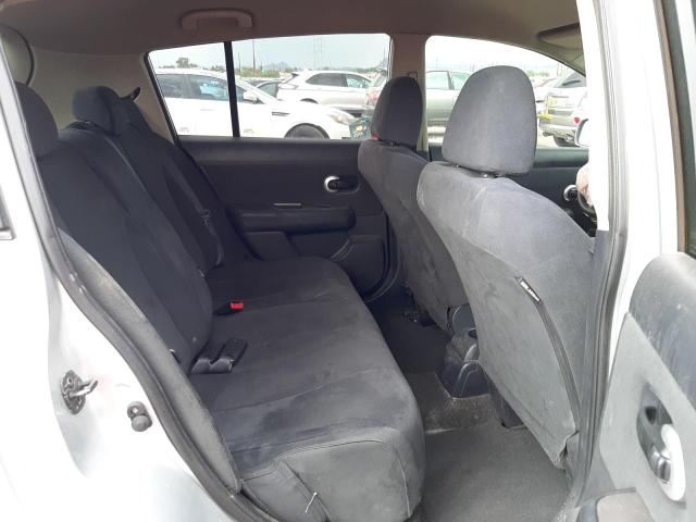 3N1BC13E19L360135 - 2009 NISSAN VERSA S SILVER photo 6