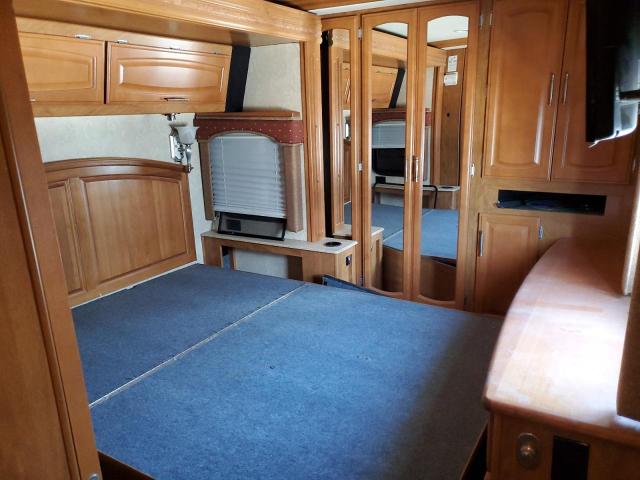 4UZACJBS18CAJ3624 - 2008 FREIGHTLINER CHASSIS BROWN photo 6