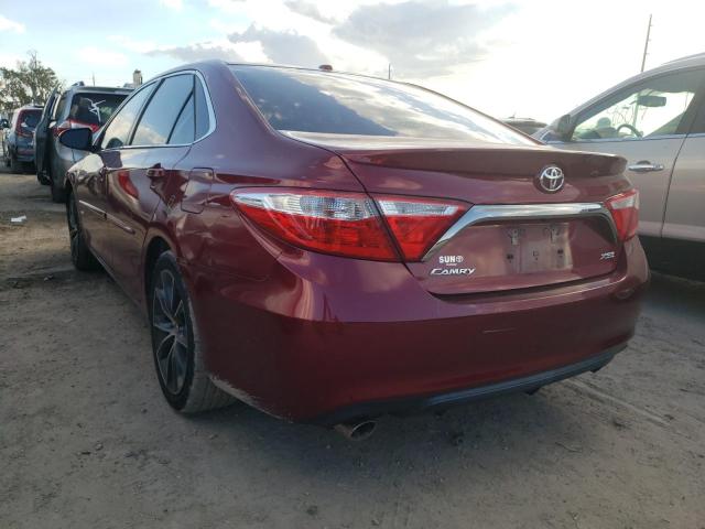 4T1BK1FKXFU566102 - 2015 TOYOTA CAMRY XSE RED photo 3