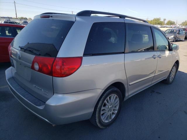 5TDBK23CX8S017823 - 2008 TOYOTA SIENNA LE SILVER photo 4