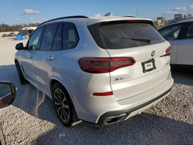 5UXCR6C52KLL28937 - 2019 BMW X5 XDRIVE4 WHITE photo 3