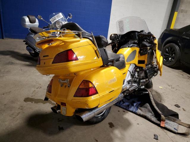 1HFSC47481A000832 - 2001 HONDA GL1800 A YELLOW photo 4