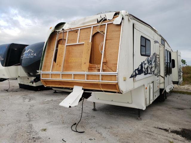4YDF368245D513002 - 2005 KEYSTONE MONTANA WHITE photo 2